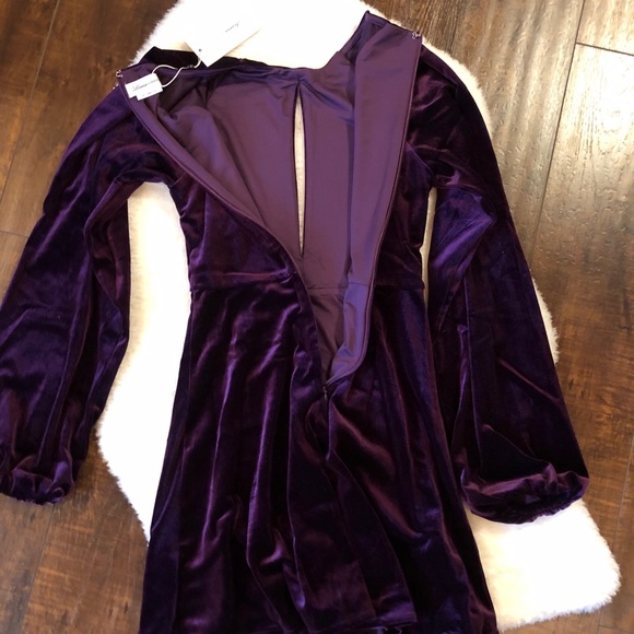 Lovers + Friends NETTIE MINI DRESS IN PLUM - Picture 3 of 8